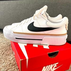 New Women’s Nike Court Legacy Lift